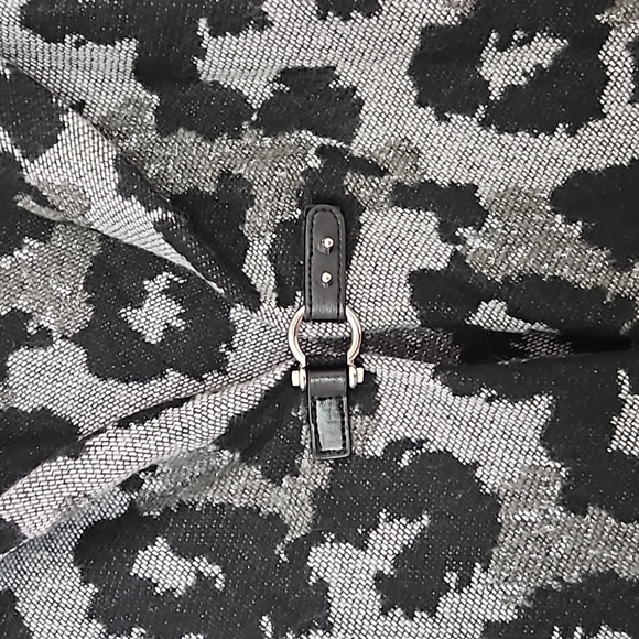 LAST CHANCE! Marc New York Shawl Wrap - Picture 2 of 7